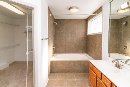 2320GoldenOak-0156