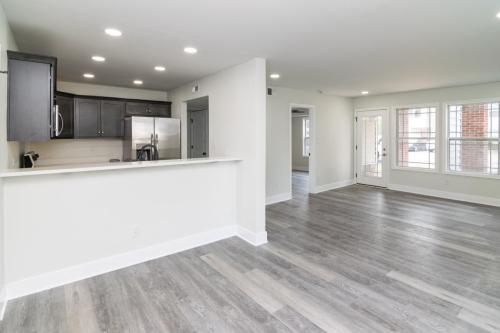 2414LakePark1107-0006