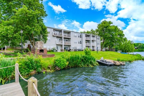 2414LakePark4205-0089