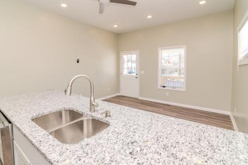 255ELoudon-0018