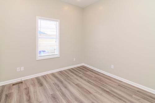 255ELoudon-0022