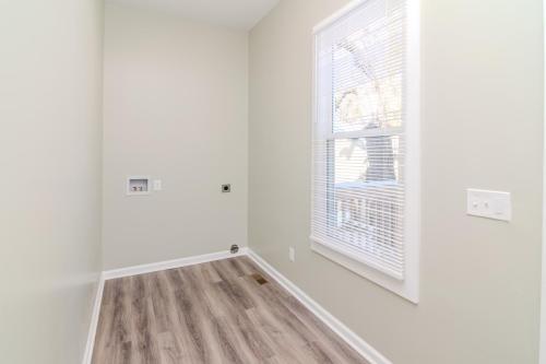 255ELoudon-0034