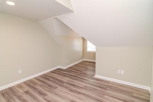 255ELoudon-0040