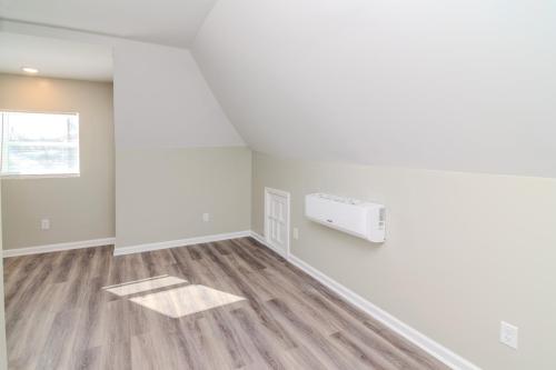 255ELoudon-0046