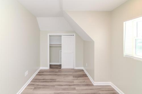255ELoudon-0048