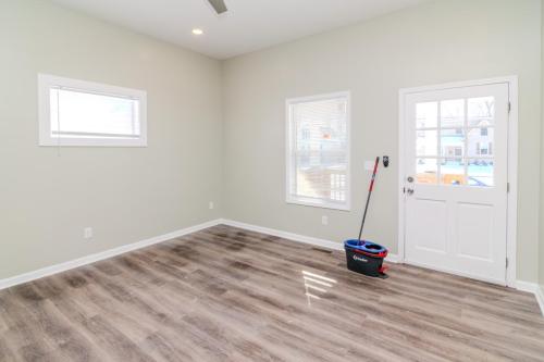 255ELoudon-0060