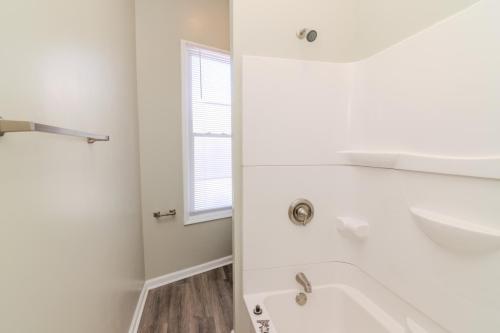 255ELoudon-0068