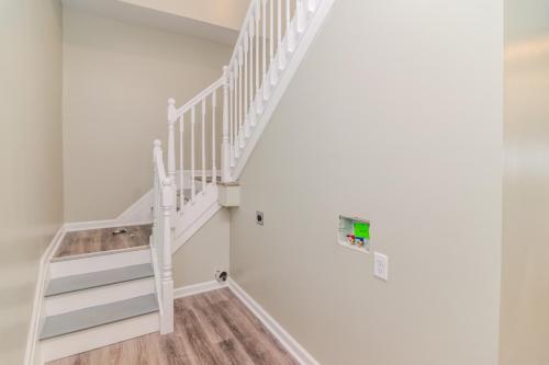 255ELoudon-0080