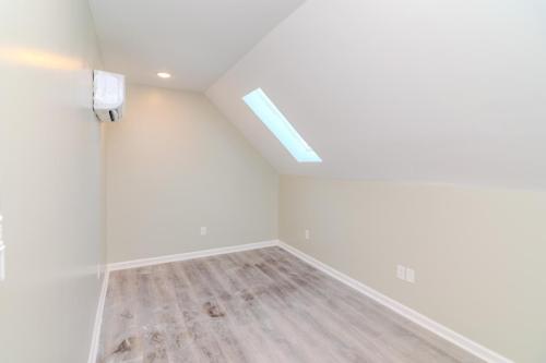 255ELoudon-0082