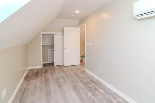 255ELoudon-0090