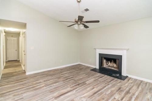 2592Woodhill-0011