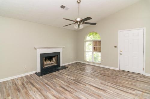 2592Woodhill-0015