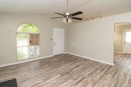 2592Woodhill-0017