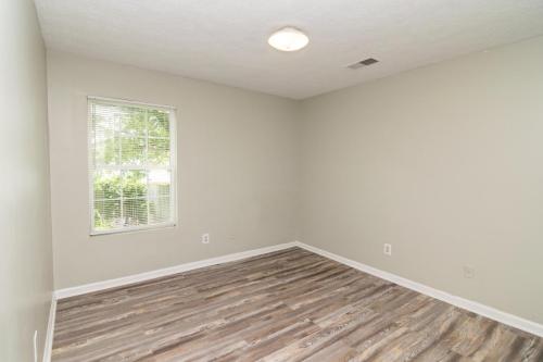 2592Woodhill-0056