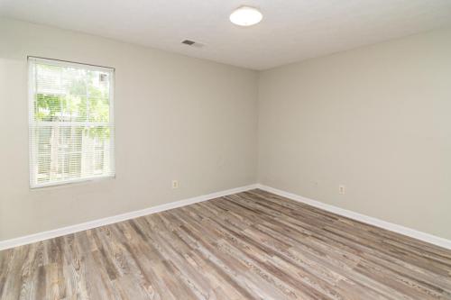 2592Woodhill-0064
