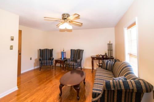 2915Irvine-0109