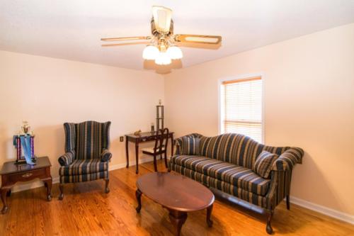 2915Irvine-0111