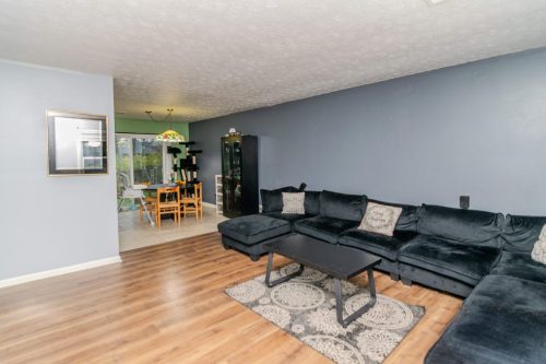 3325Featherston-0002