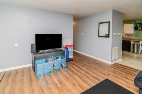 3325Featherston-0004