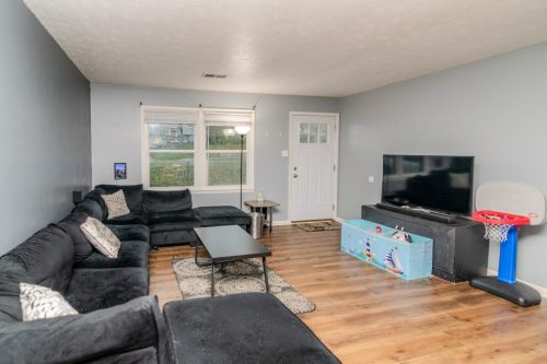 3325Featherston-0006