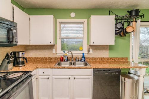 3325Featherston-0020