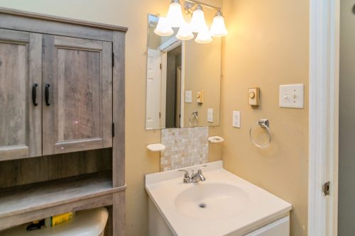 3325Featherston-0032