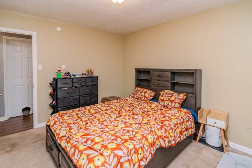 3325Featherston-0042