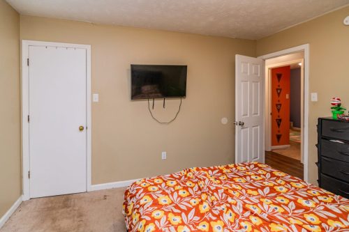 3325Featherston-0043