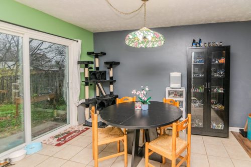 3325Featherston-0071