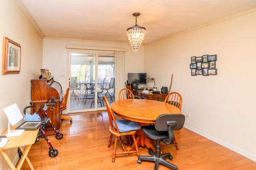 3750Becknerville-0127