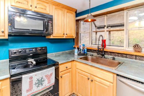 3817Hwy421-0397