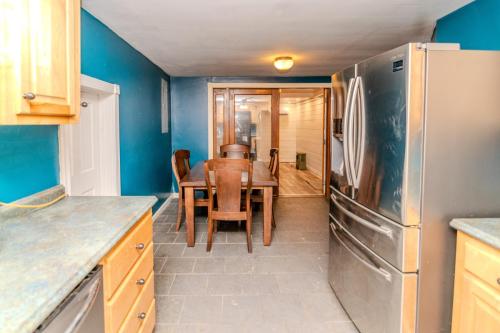 3817Hwy421-0401