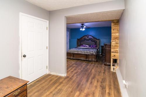 438Bailey-0098