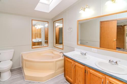 6351Moorefield-0121