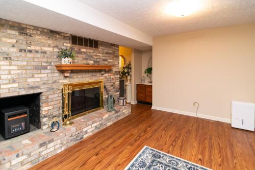 694James-0201