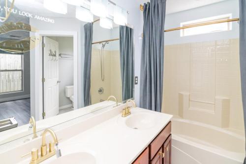 732RamblingCreek-0101