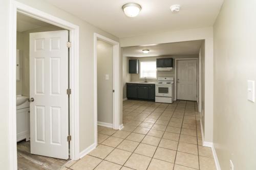 734NBroadway-0226