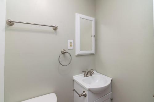 734NBroadway-0232