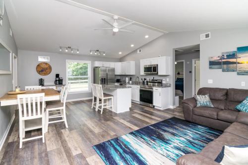 840HarborSprings-0003