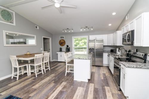 840HarborSprings-0015