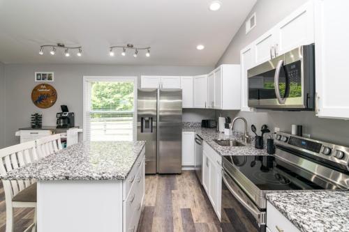 840HarborSprings-0023