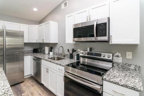 840HarborSprings-0055