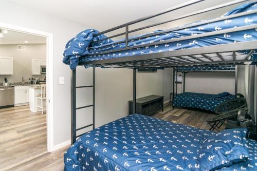 840HarborSprings-0064