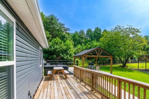 840HarborSprings-0106