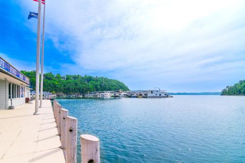 840HarborSprings-0255