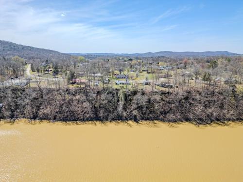 906ELakeshore-0211-2