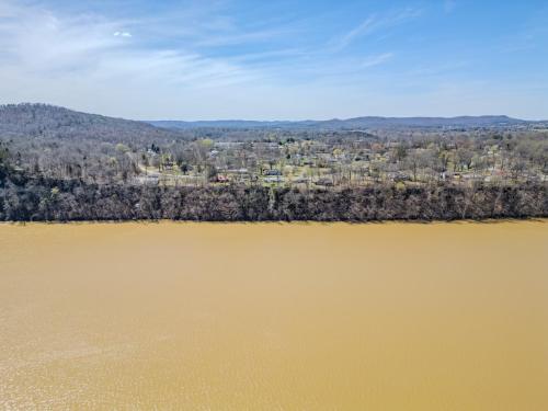 906ELakeshore-0213-2